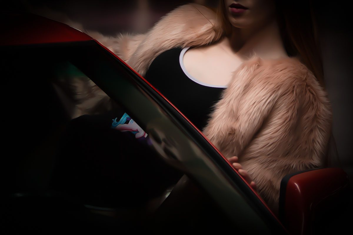 高級車など近寄りがたい雰囲気があればなおグッド